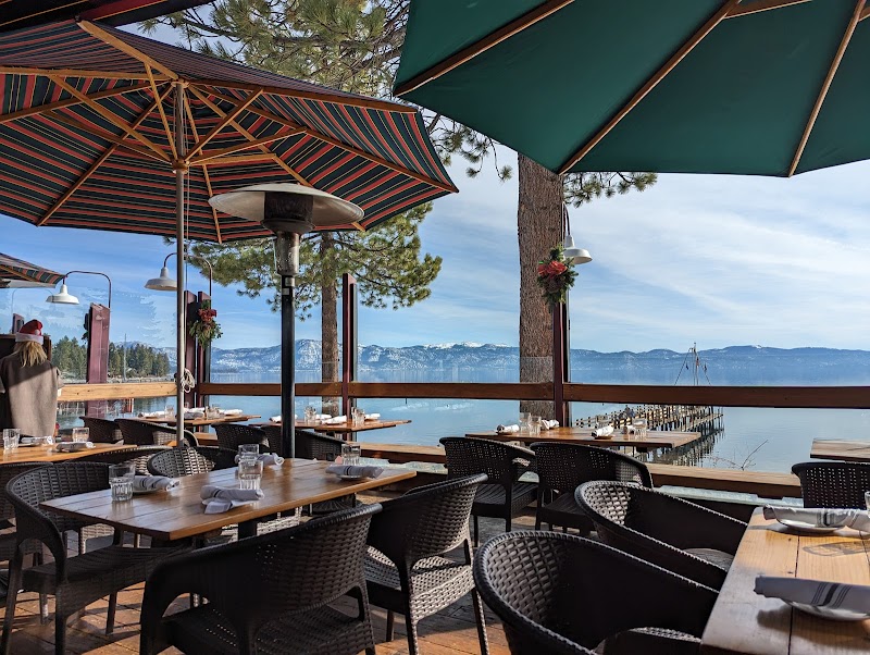 Gar Woods Grill & Pier